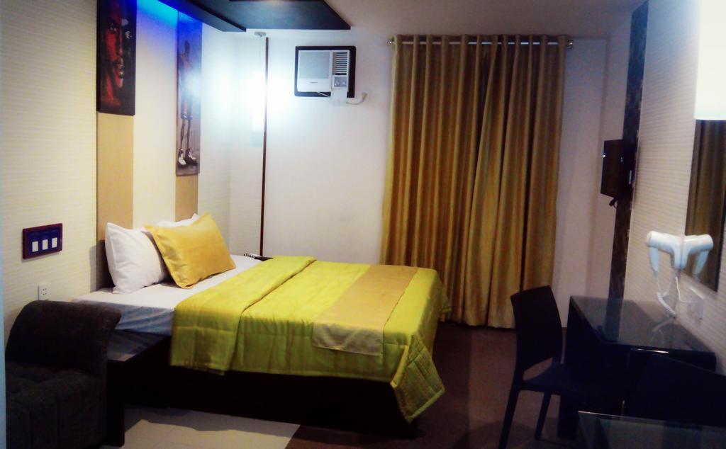 Icon Hotel North Edsa Quezon City Room photo